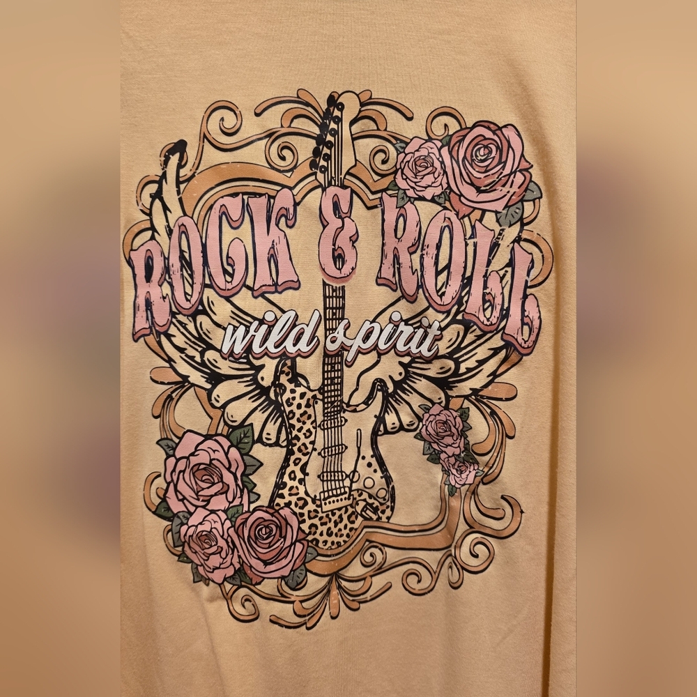 2XL Beige Tee Leopard Print Flowers Guitar Rock & Roll Wild Spirit Worn Once
